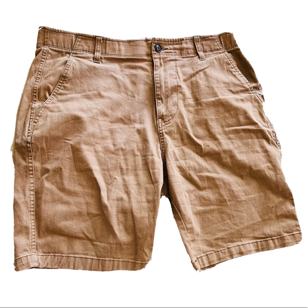 Denali Hybrid Shorts Mens Size 34 Tan Stretch Polyester Spandex Flat Front